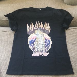 NWOT AMAZON Black Def Leppard Graphic Print T-Shirt S